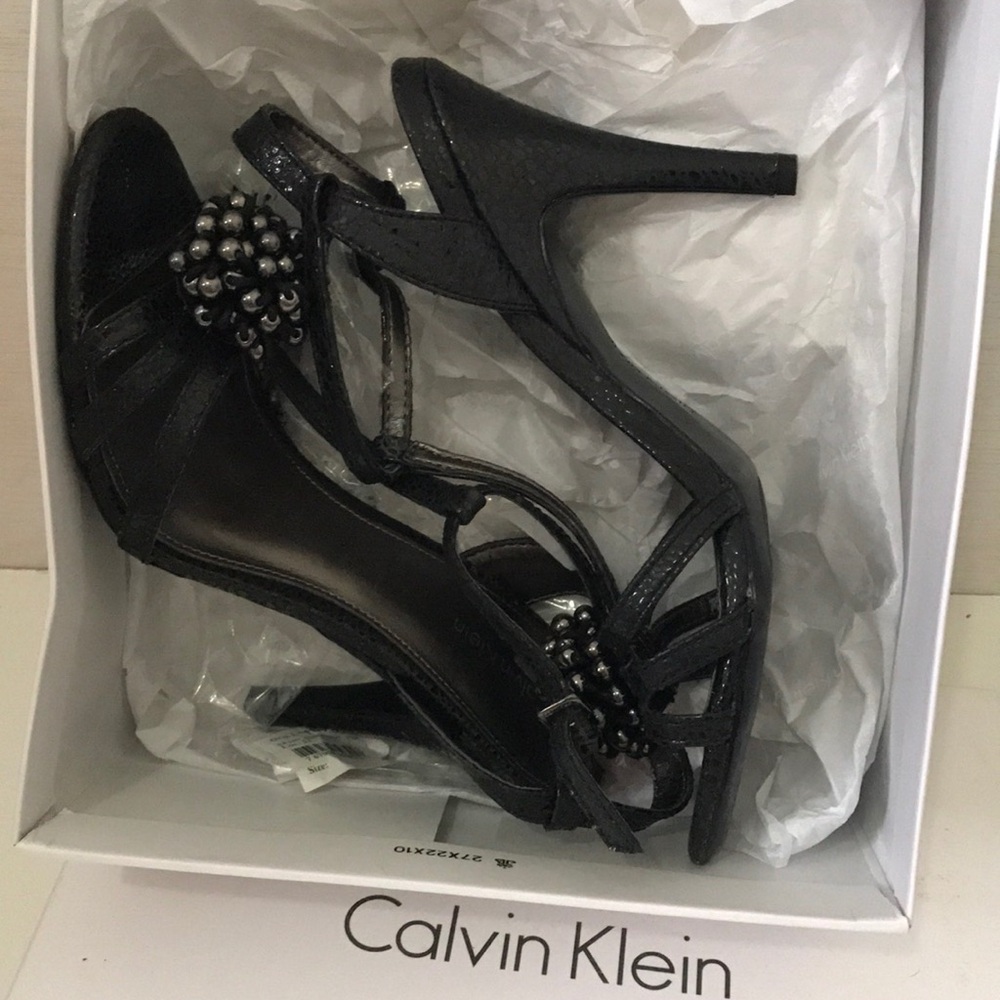 Calvin Klein (LR6) - Picture 2 of 7